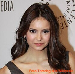 Nina Dobrey/Elena Gilbert